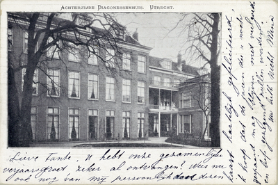 1852 Gezicht op de achtergevel van het Diakonessenhuis (Achter Twijnstraat 30-33) te Utrecht.N.B. Het adres is in 1917 ...